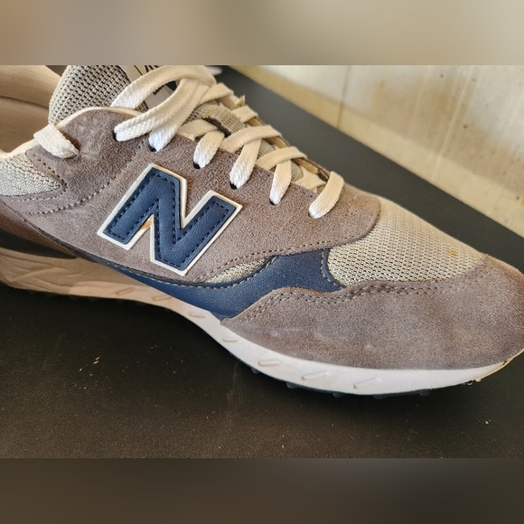 New Balance Men's 10.5 B - Picture 4 of 5
